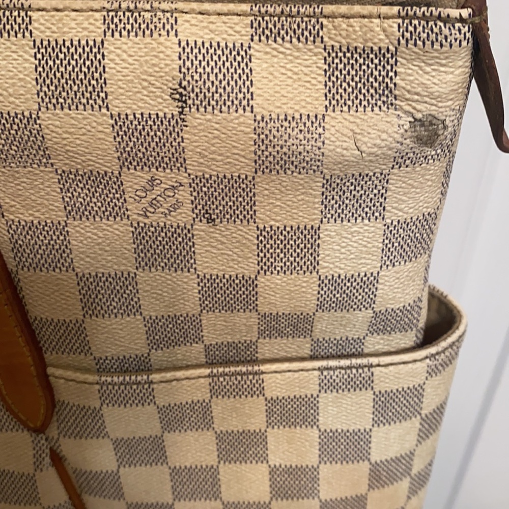 GM totally Louis Vuitton. discontinued model. - Picture 5 of 13